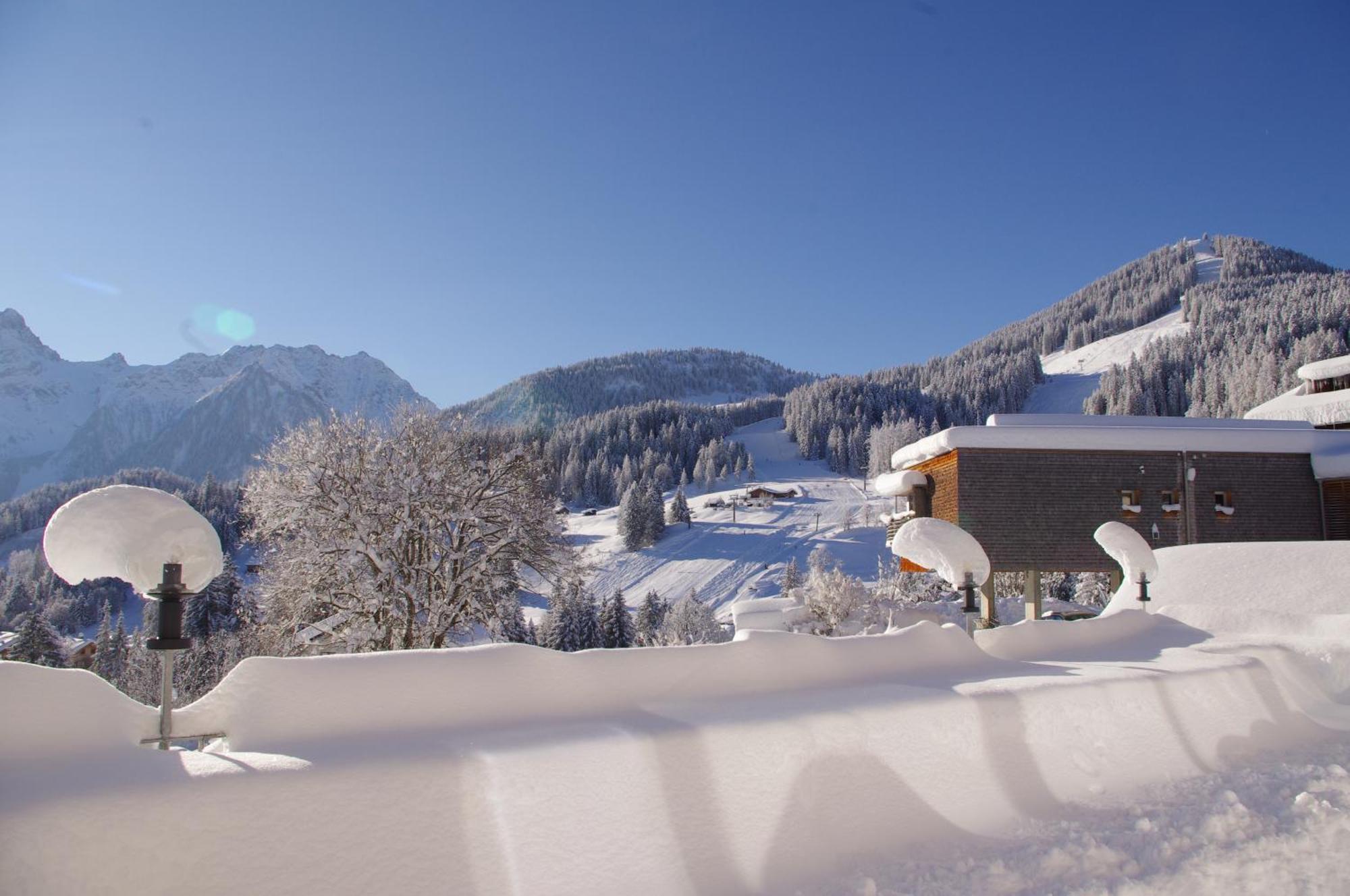 Hotel Burtschahof Bürserberg Exterior foto