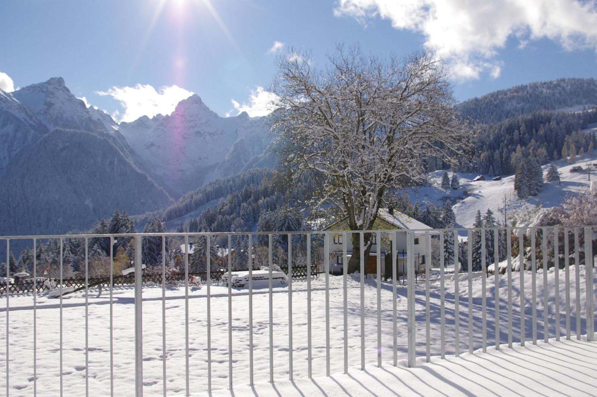 Hotel Burtschahof Bürserberg Exterior foto